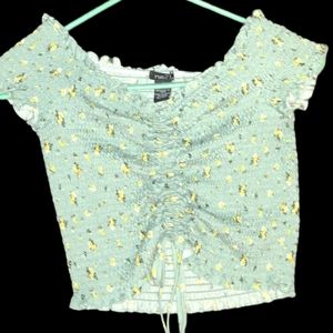 RUE21®™ Size Medium, Light Green Crop Top